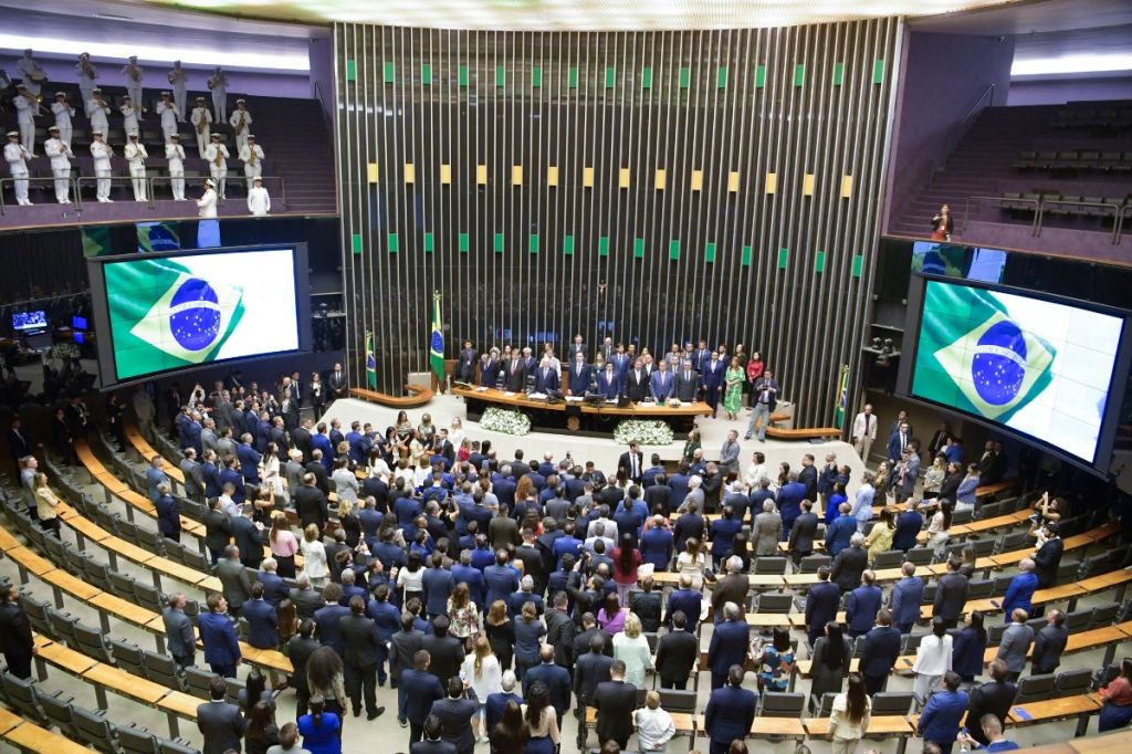 Congresso Abusa da Boa Fé: Isenção de IR Vira Moeda de Troca por Mais Deputados e “Orçamento Secreto”