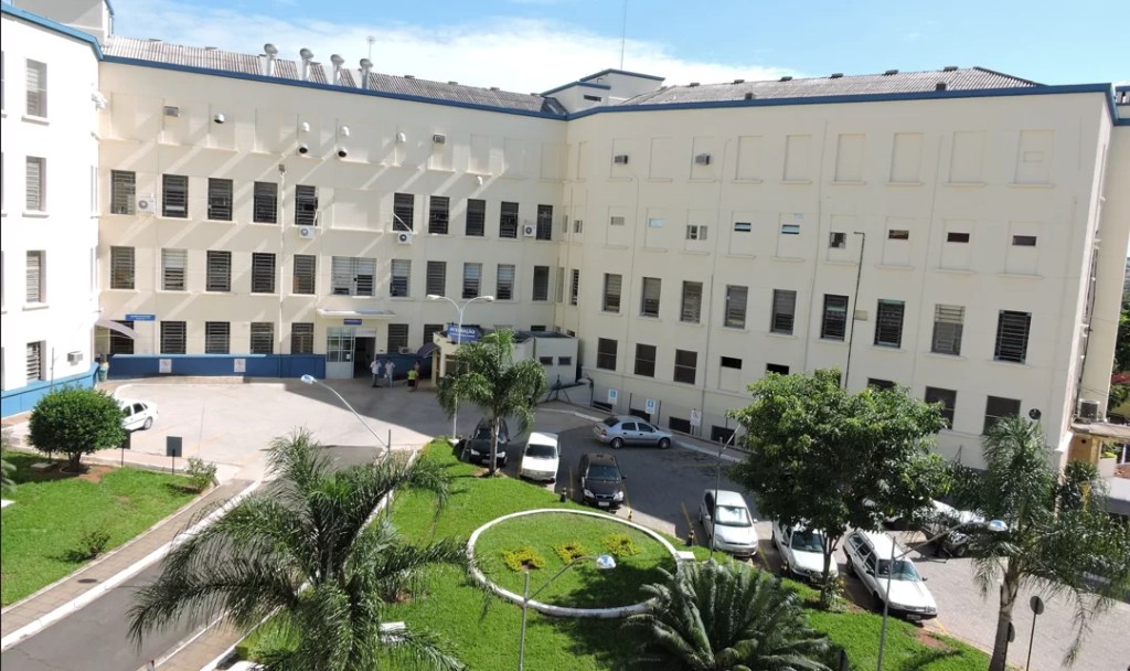 Mulher é ressuscitada após atropelamento e transferida para o Hospital de Base de&nbsp;Bauru